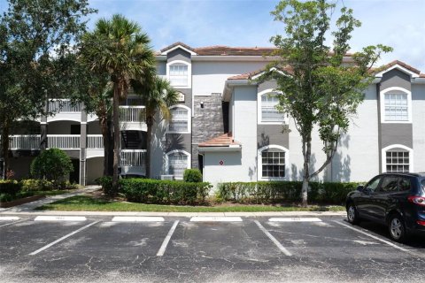 Condominio en alquiler en Orlando, Florida, 2 dormitorios, 136.19 m2 № 1880853 - foto 1