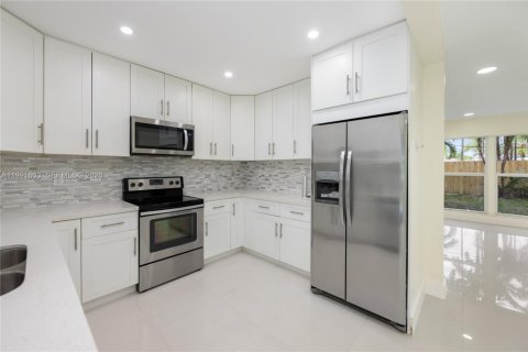Casa en alquiler en Hollywood, Florida, 3 dormitorios, 148.74 m2 № 2055580 - foto 11