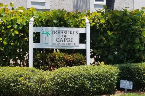 Townhouse in Treasure Island, Florida 2 bedrooms, 137.96 sq.m. № 1549935 - photo 7