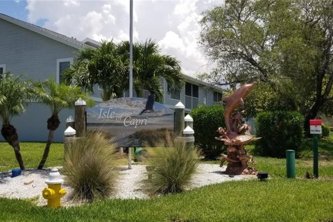 Townhouse in Treasure Island, Florida 2 bedrooms, 137.96 sq.m. № 1549935 - photo 4