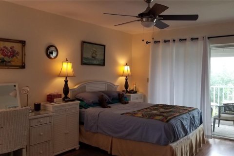 Townhouse in Treasure Island, Florida 2 bedrooms, 137.96 sq.m. № 1549935 - photo 23