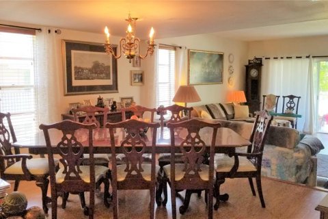 Townhouse in Treasure Island, Florida 2 bedrooms, 137.96 sq.m. № 1549935 - photo 10
