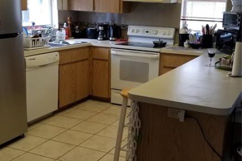 Townhouse in Treasure Island, Florida 2 bedrooms, 137.96 sq.m. № 1549935 - photo 22