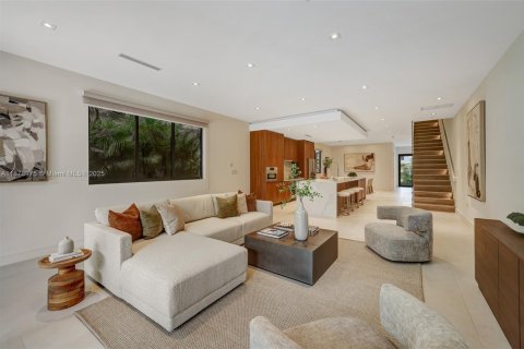 Touwnhouse à vendre à Miami, Floride: 5 chambres, 377.09 m2 № 1928740 - photo 6