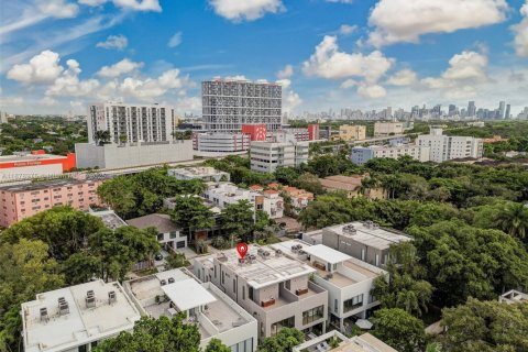 Touwnhouse à vendre à Miami, Floride: 5 chambres, 377.09 m2 № 1928740 - photo 20