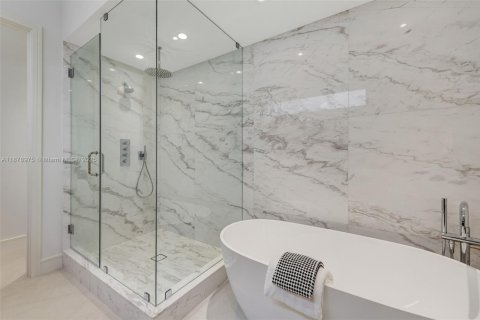 Touwnhouse à vendre à Miami, Floride: 5 chambres, 377.09 m2 № 1928740 - photo 11