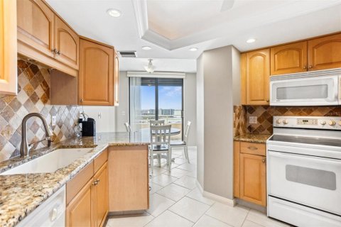 Condominio en alquiler en Saint Petersburg, Florida, 2 dormitorios, 137.12 m2 № 1510762 - foto 4