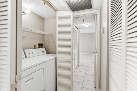 Condominio en alquiler en Saint Petersburg, Florida, 2 dormitorios, 137.12 m2 № 1510762 - foto 10