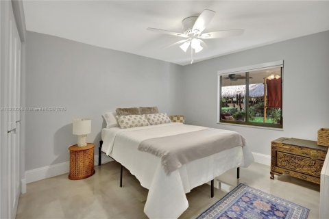 Casa en venta en Cutler Bay, Florida, 4 dormitorios, 263.56 m2 № 1965893 - foto 19