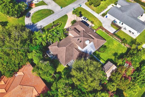 Casa en venta en Cutler Bay, Florida, 4 dormitorios, 263.56 m2 № 1965893 - foto 28