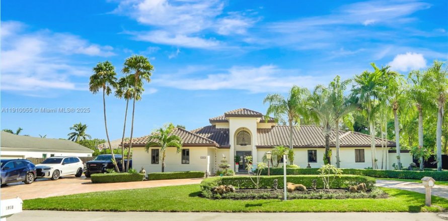 Casa en Cutler Bay, Florida 4 dormitorios, 263.56 m2 № 1965893