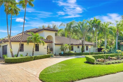 Casa en venta en Cutler Bay, Florida, 4 dormitorios, 263.56 m2 № 1965893 - foto 2