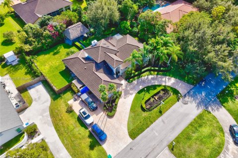 Casa en venta en Cutler Bay, Florida, 4 dormitorios, 263.56 m2 № 1965893 - foto 4