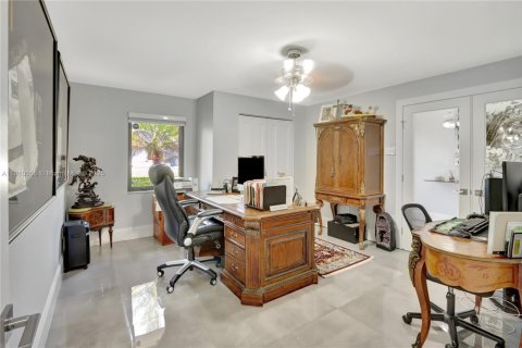 Casa en venta en Cutler Bay, Florida, 4 dormitorios, 263.56 m2 № 1965893 - foto 20