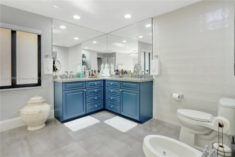 Casa en venta en Cutler Bay, Florida, 4 dormitorios, 263.56 m2 № 1965893 - foto 15