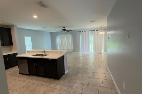 House in Kissimmee, Florida 4 bedrooms, 169.08 sq.m. № 2277540 - photo 14