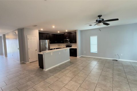 House in Kissimmee, Florida 4 bedrooms, 169.08 sq.m. № 2277540 - photo 12