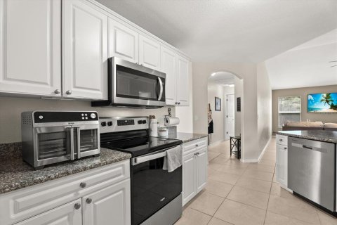 Villa ou maison à vendre à North Port, Floride: 3 chambres, 160.54 m2 № 2424212 - photo 2