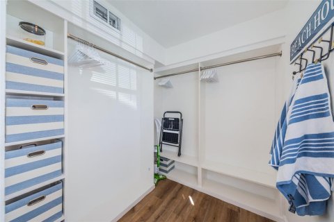 Condominio en alquiler en Saint Petersburg, Florida, 1 dormitorio, 76.46 m2 № 1733420 - foto 12