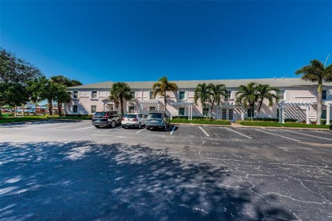 Condominio en alquiler en Saint Petersburg, Florida, 1 dormitorio, 76.46 m2 № 1733420 - foto 14