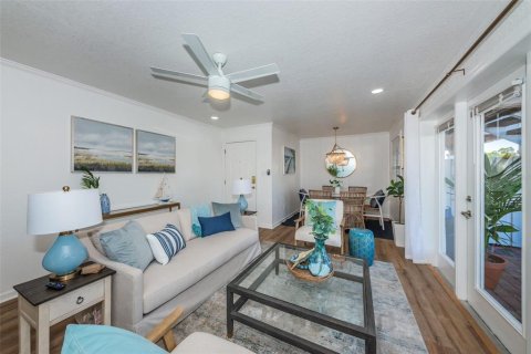 Condominio en alquiler en Saint Petersburg, Florida, 1 dormitorio, 76.46 m2 № 1733420 - foto 4