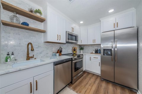 Condominio en alquiler en Saint Petersburg, Florida, 1 dormitorio, 76.46 m2 № 1733420 - foto 19
