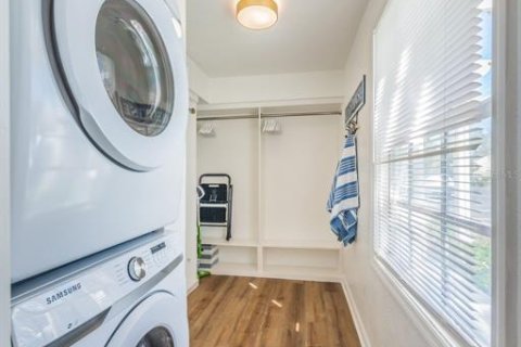 Condominio en alquiler en Saint Petersburg, Florida, 1 dormitorio, 76.46 m2 № 1733420 - foto 13