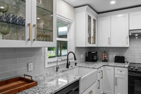 Casa en alquiler en Venice, Florida, 3 dormitorios, 147.16 m2 № 1835557 - foto 27