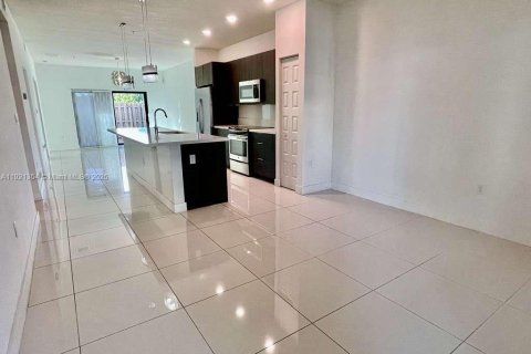 Купить кондоминиум в Дорал, Флорида 2 спальни, 97.36м2, № 2018517 - фото 9