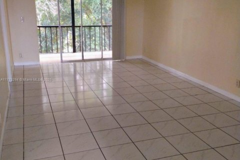Copropriété à vendre à Tamarac, Floride: 2 chambres, 88.16 m2 № 1863972 - photo 4