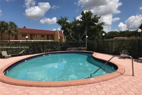 Copropriété à vendre à Tamarac, Floride: 2 chambres, 88.16 m2 № 1863972 - photo 14