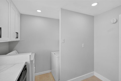 Touwnhouse à louer à Cutler Bay, Floride: 2 chambres, 92.9 m2 № 1920372 - photo 8