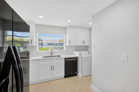 Touwnhouse à louer à Cutler Bay, Floride: 2 chambres, 92.9 m2 № 1920372 - photo 7