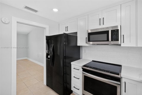 Touwnhouse à louer à Cutler Bay, Floride: 2 chambres, 92.9 m2 № 1920372 - photo 4