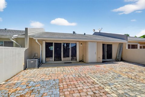 Touwnhouse à louer à Cutler Bay, Floride: 2 chambres, 92.9 m2 № 1920372 - photo 21