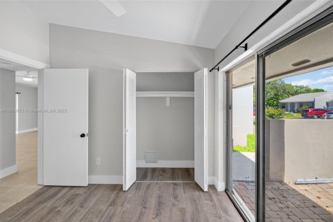 Touwnhouse à louer à Cutler Bay, Floride: 2 chambres, 92.9 m2 № 1920372 - photo 19