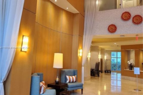 Condominio en venta en Hallandale Beach, Florida, 3 dormitorios, 167.41 m2 № 1862087 - foto 21