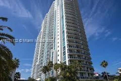 Condominio en venta en Hallandale Beach, Florida, 3 dormitorios, 167.41 m2 № 1862087 - foto 1