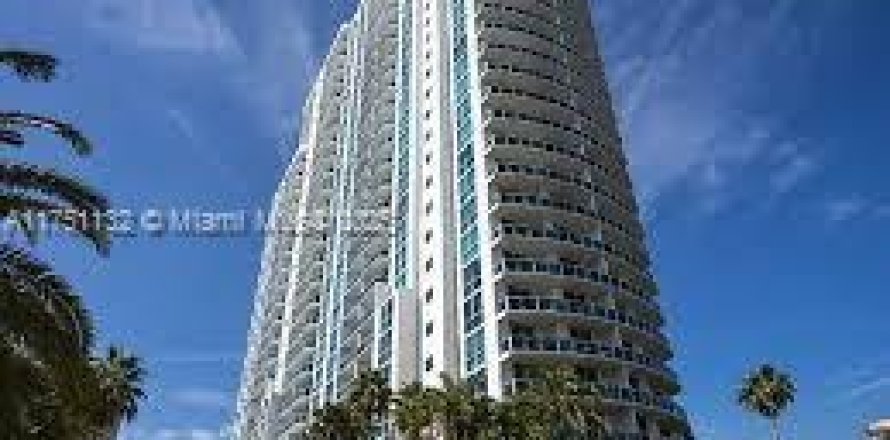 Condominio en Hallandale Beach, Florida, 3 dormitorios  № 1862087