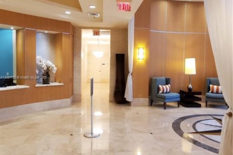 Condominio en venta en Hallandale Beach, Florida, 3 dormitorios, 167.41 m2 № 1862087 - foto 23