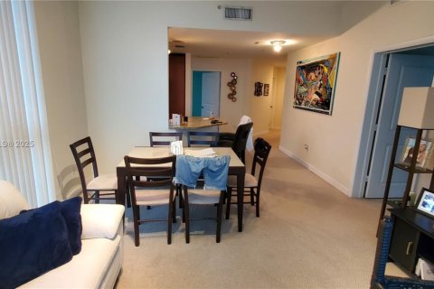 Condominio en venta en Hallandale Beach, Florida, 3 dormitorios, 167.41 m2 № 1862087 - foto 4