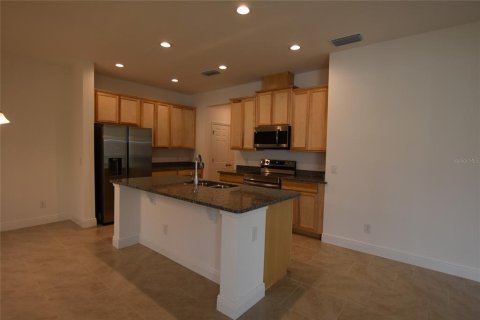 Villa ou maison à louer à Groveland, Floride: 4 chambres, 182.83 m2 № 2102355 - photo 6