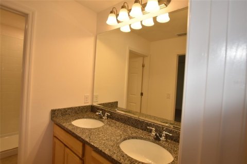 Villa ou maison à louer à Groveland, Floride: 4 chambres, 182.83 m2 № 2102355 - photo 20