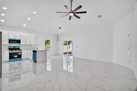 Casa en alquiler en Umatilla, Florida, 4 dormitorios, 145.2 m2 № 1871243 - foto 6