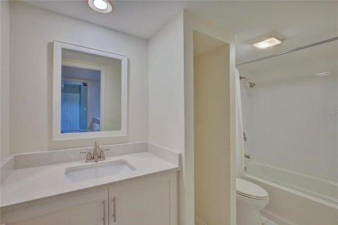 Townhouse in Palm Harbor, Florida 2 bedrooms, 124.86 sq.m. № 2277046 - photo 12