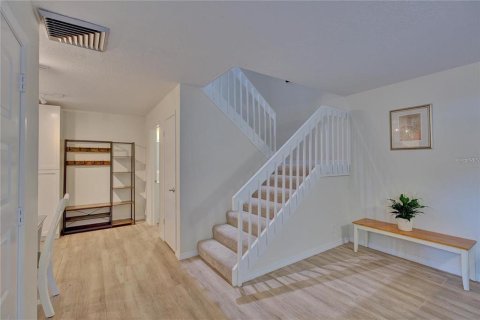 Townhouse in Palm Harbor, Florida 2 bedrooms, 124.86 sq.m. № 2277046 - photo 10