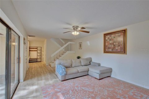 Townhouse in Palm Harbor, Florida 2 bedrooms, 124.86 sq.m. № 2277046 - photo 8