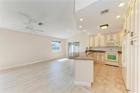 Villa ou maison à vendre à Englewood, Floride: 3 chambres, 169.27 m2 № 1743515 - photo 6