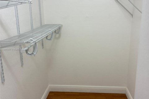Copropriété à louer à Hialeah, Floride: 3 chambres, 123.56 m2 № 1886652 - photo 10