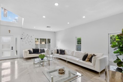 Villa ou maison à louer à Orlando, Floride: 5 chambres, 260.03 m2 № 2148107 - photo 4